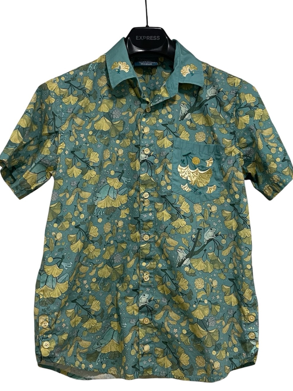 Morningwitch Frog & Ginkgo Embroidered Short Sleeve Button Up Shirt Medium